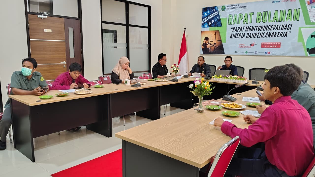 rapat monev panitera 29